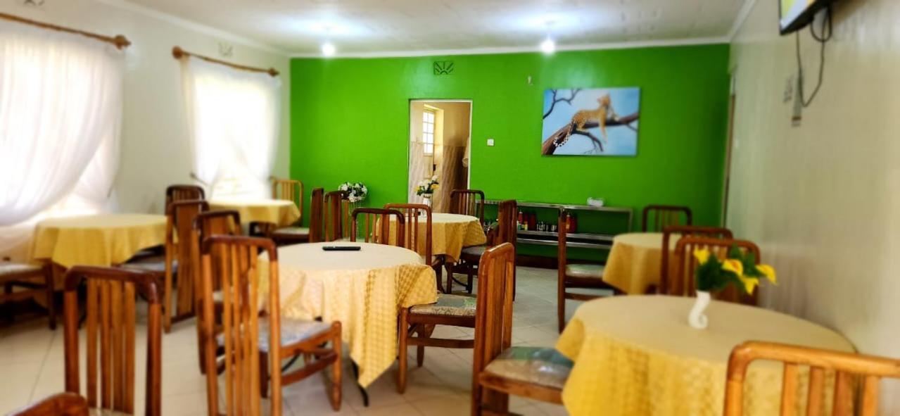 Sparkles Resort Meru ภายนอก รูปภาพ